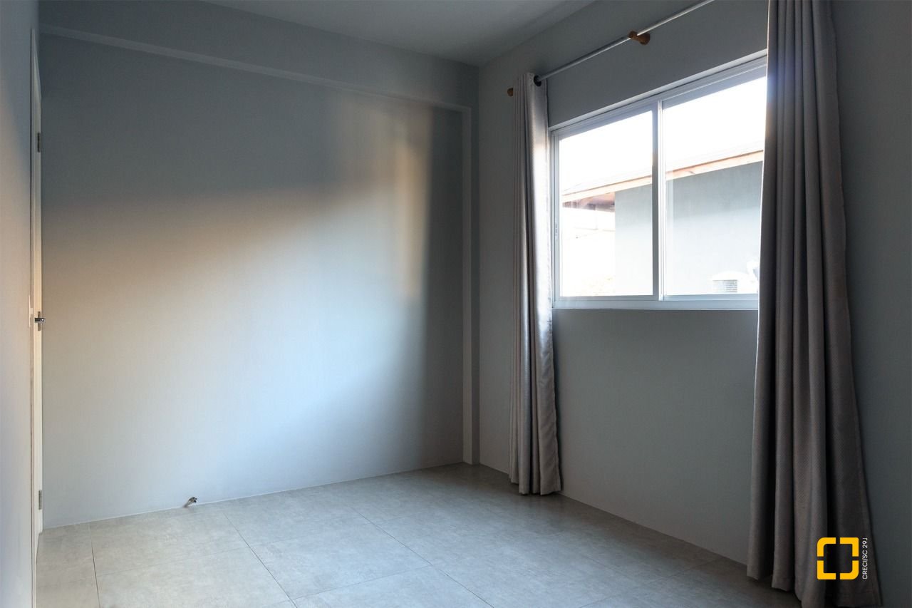 Casa com 151m², 4 quartos (sendo 1 suíte), 4 garagens, no bairro Ingleses em Florianópolis