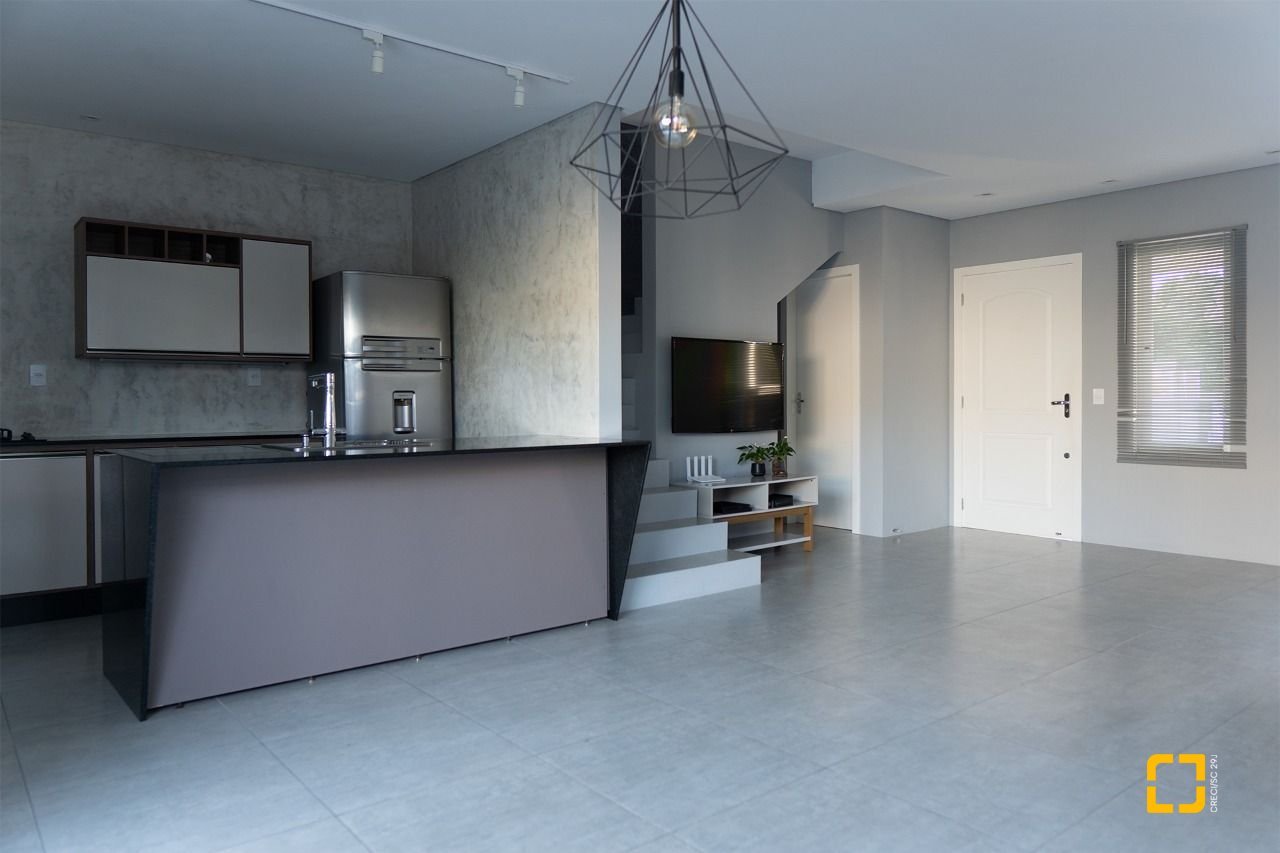Casa com 151m², 4 quartos (sendo 1 suíte), 4 garagens, no bairro Ingleses em Florianópolis