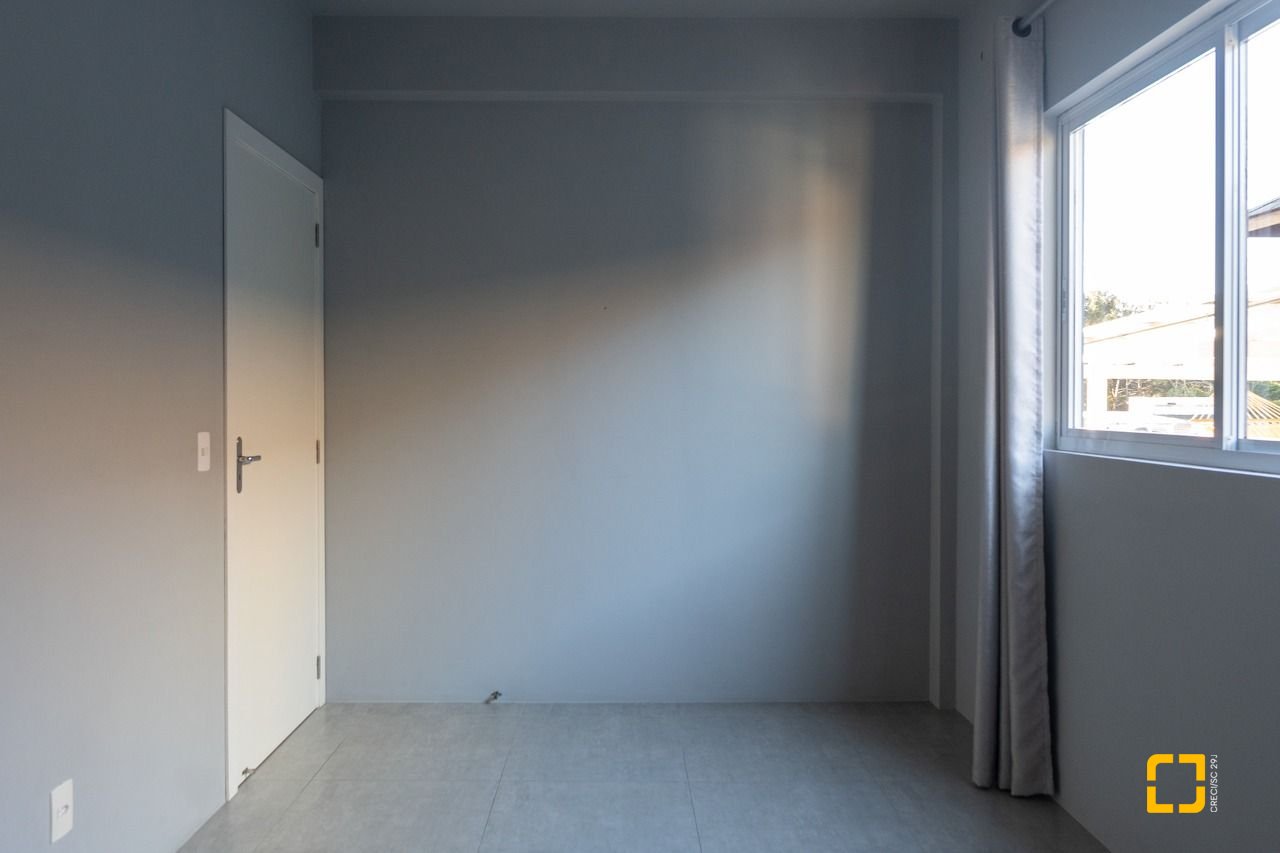 Casa com 151m², 4 quartos (sendo 1 suíte), 4 garagens, no bairro Ingleses em Florianópolis