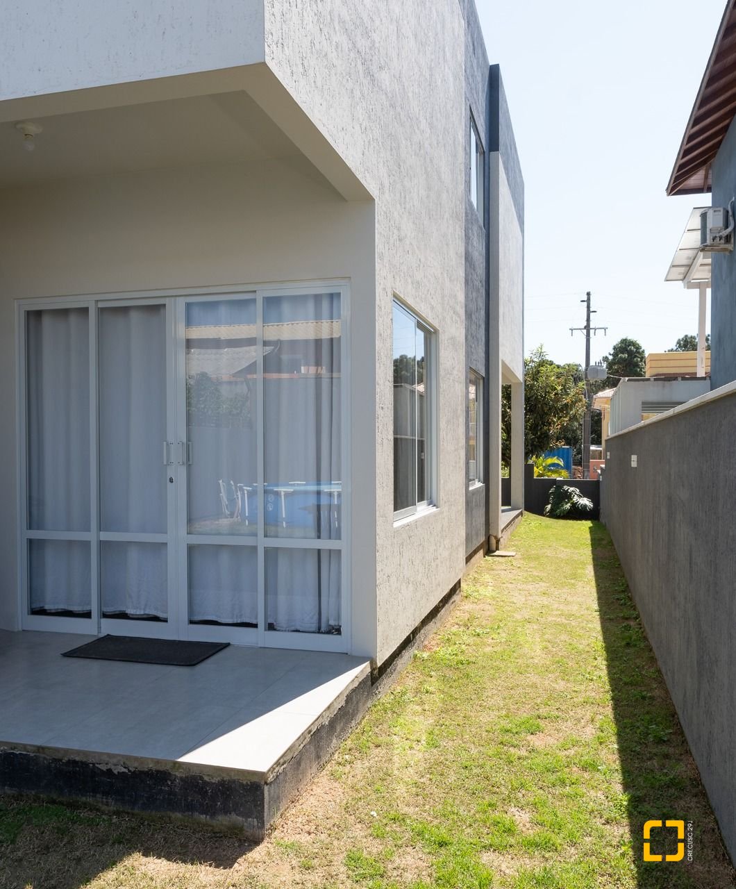 Casa com 151m², 4 quartos (sendo 1 suíte), 4 garagens, no bairro Ingleses em Florianópolis