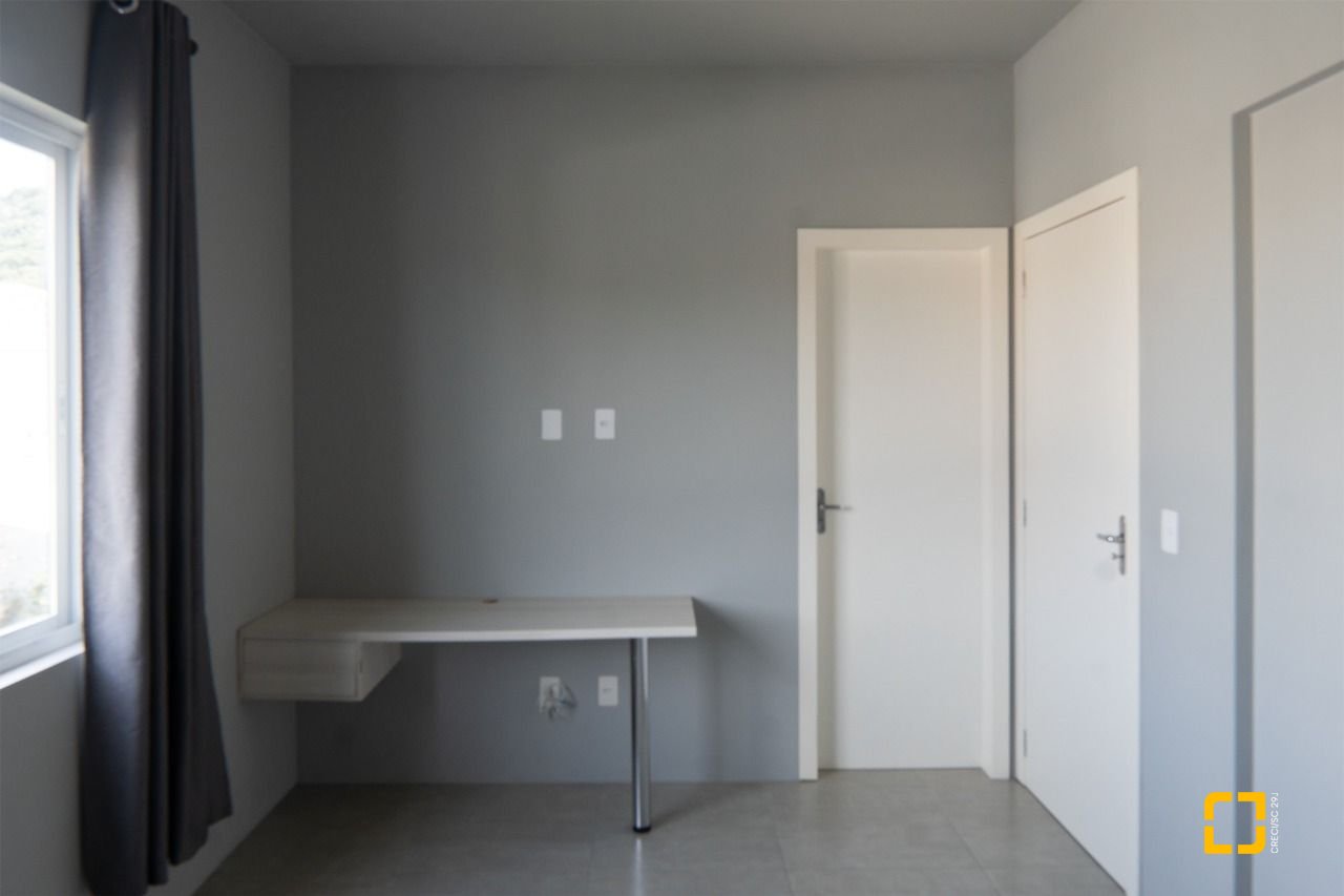 Casa com 151m², 4 quartos (sendo 1 suíte), 4 garagens, no bairro Ingleses em Florianópolis