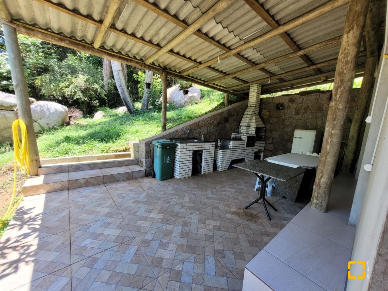 Casa com 210m², 3 quartos, 2 garagens, no bairro Ribeirão da Ilha em Florianópolis
