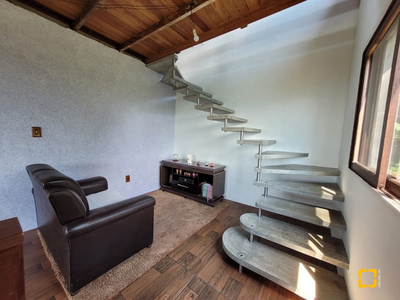 Casa com 210m², 3 quartos, 2 garagens, no bairro Ribeirão da Ilha em Florianópolis