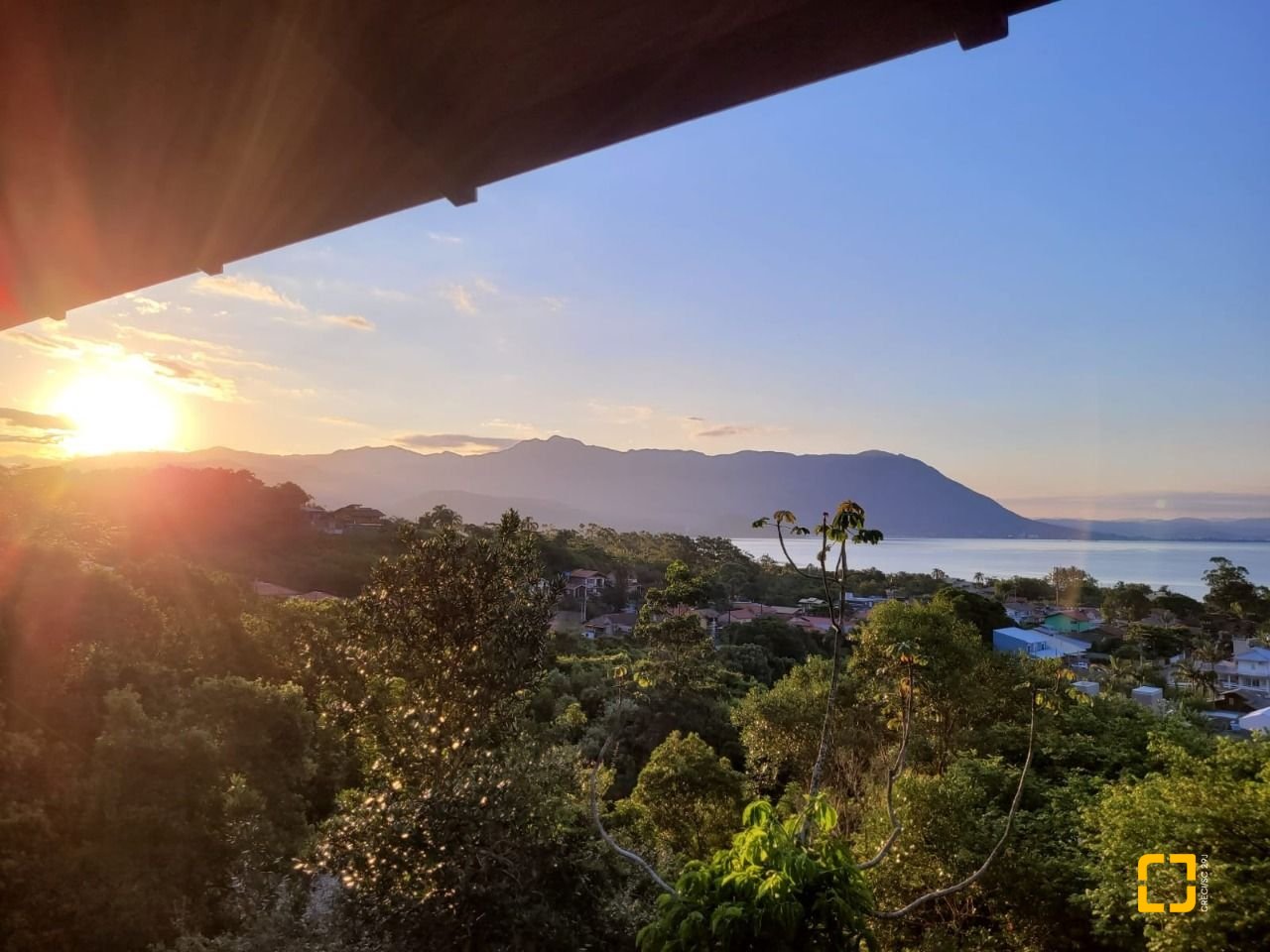 Casa com 210m², 3 quartos, 2 garagens, no bairro Ribeirão da Ilha em Florianópolis