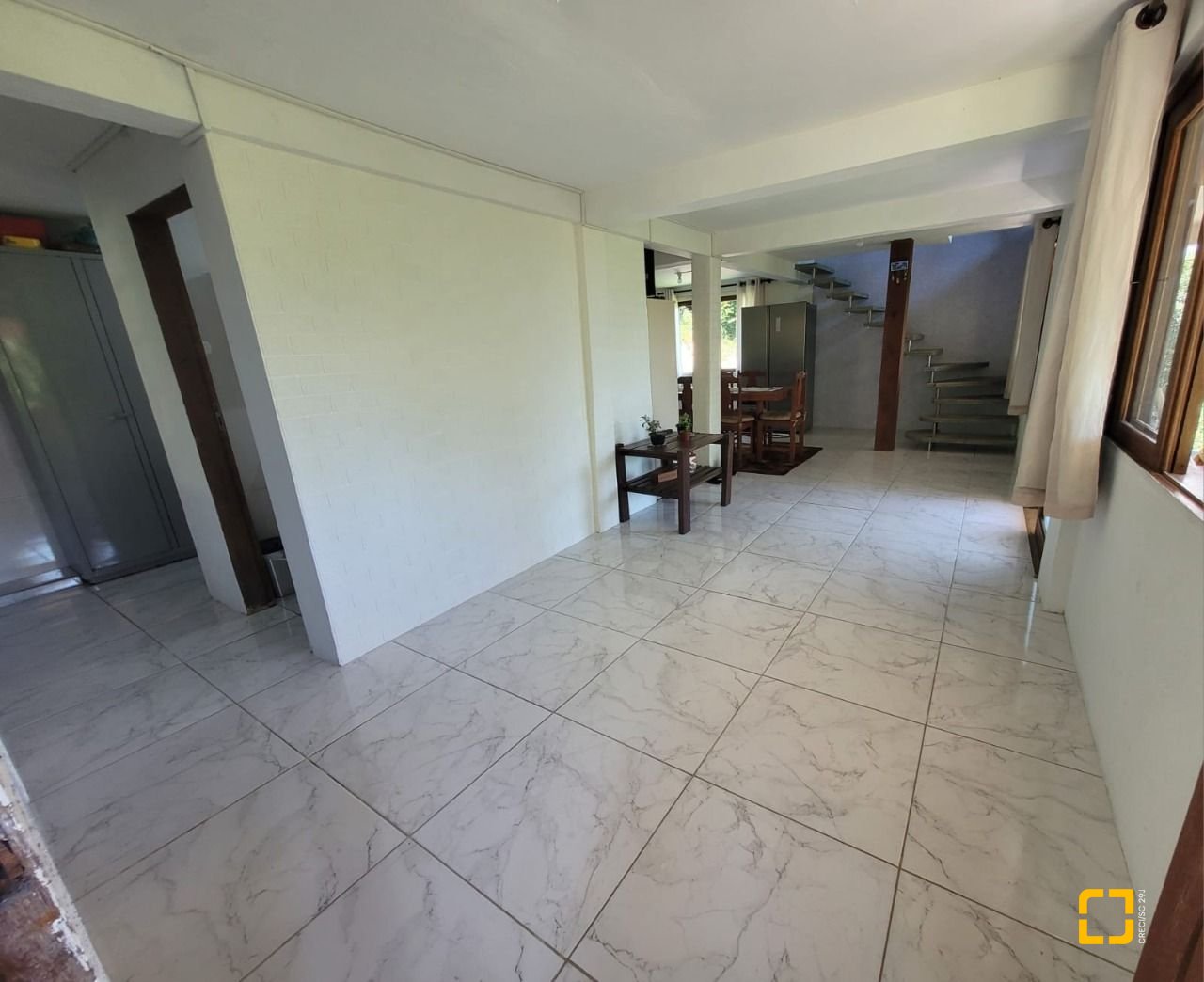 Casa com 210m², 3 quartos, 2 garagens, no bairro Ribeirão da Ilha em Florianópolis