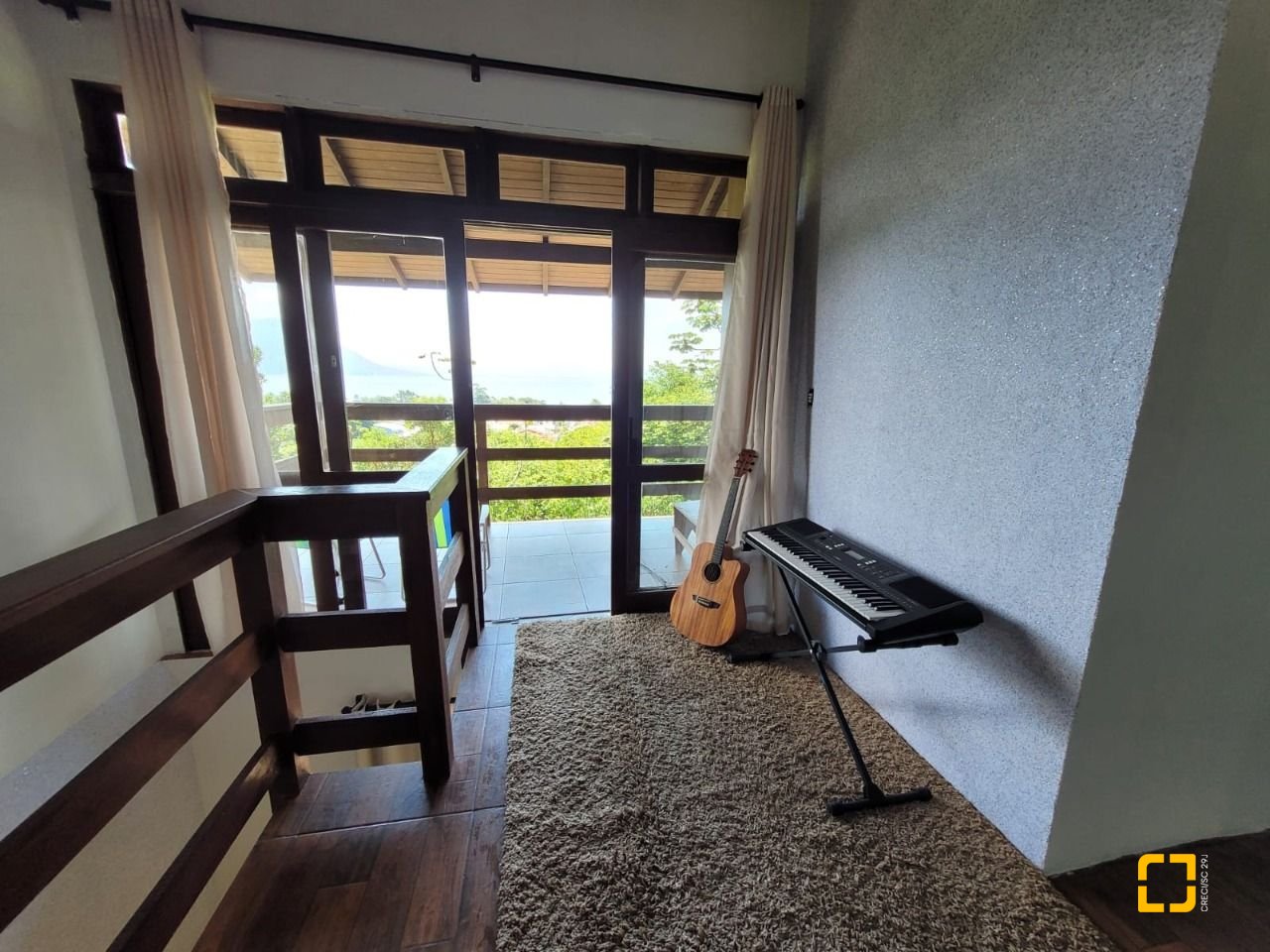 Casa com 210m², 3 quartos, 2 garagens, no bairro Ribeirão da Ilha em Florianópolis