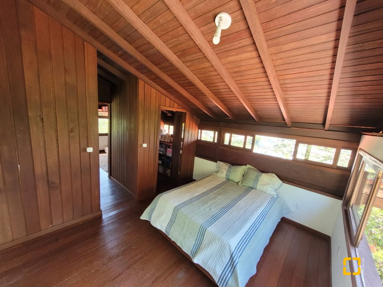 Casa com 210m², 3 quartos, 2 garagens, no bairro Ribeirão da Ilha em Florianópolis