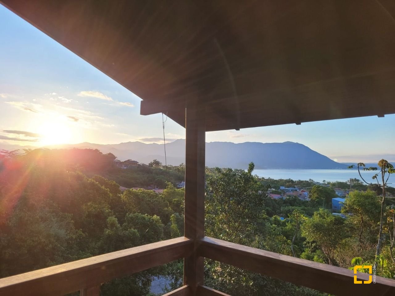 Casa com 210m², 3 quartos, 2 garagens, no bairro Ribeirão da Ilha em Florianópolis