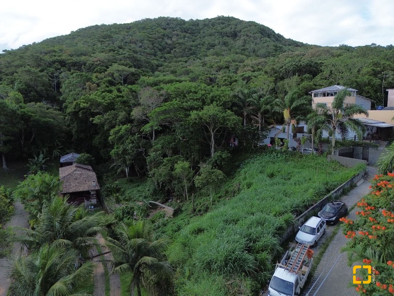Terreno com 11123m², no bairro Sambaqui em Florianópolis