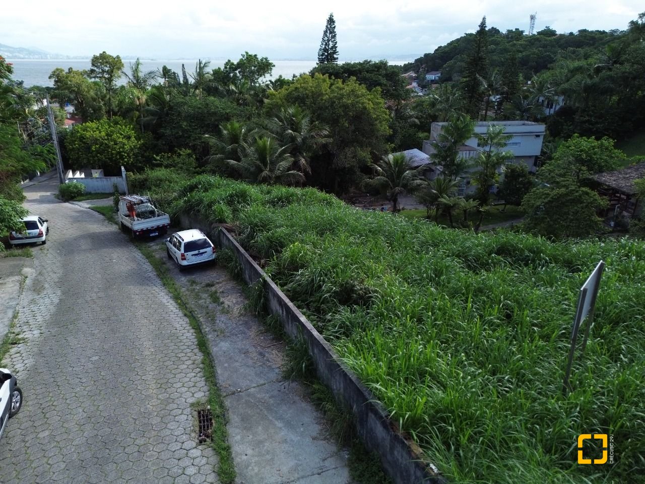Terreno com 11123m², no bairro Sambaqui em Florianópolis