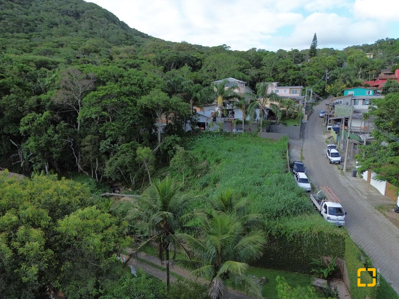 Terreno com 11123m², no bairro Sambaqui em Florianópolis
