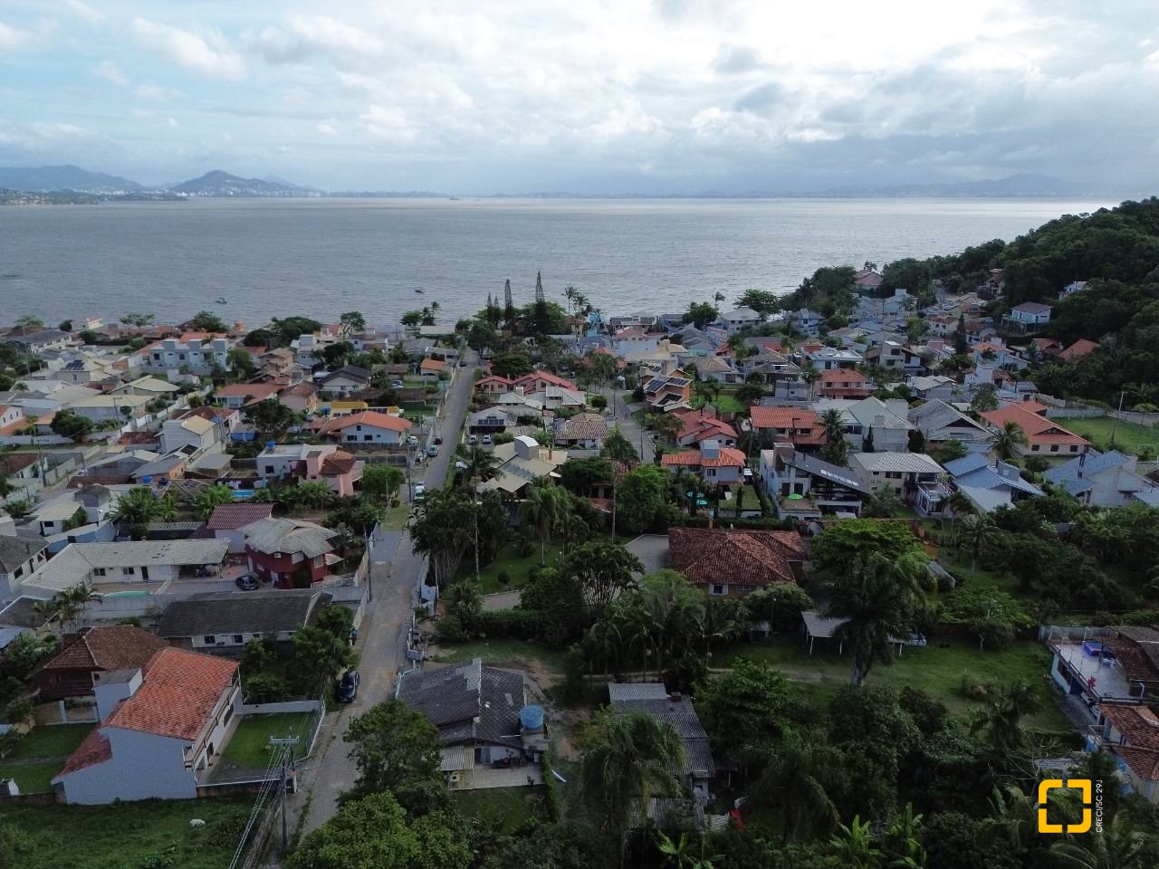 Terreno com 11123m², no bairro Sambaqui em Florianópolis