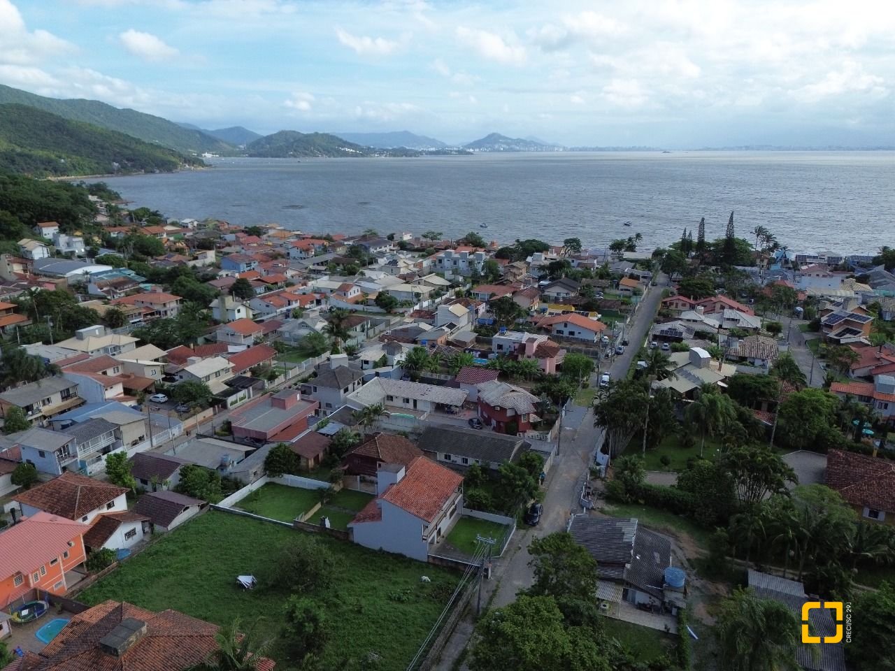 Terreno com 11123m², no bairro Sambaqui em Florianópolis
