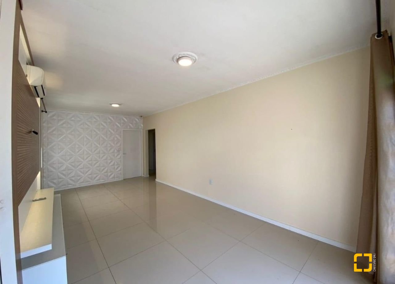 Casa com 189m², 4 quartos (sendo 1 suíte), 4 garagens, no bairro Nossa Senhora do Rosário em São José