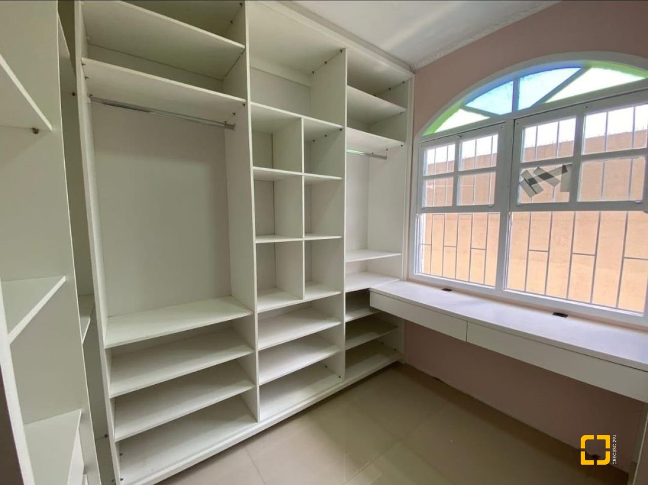 Casa com 189m², 4 quartos (sendo 1 suíte), 4 garagens, no bairro Nossa Senhora do Rosário em São José