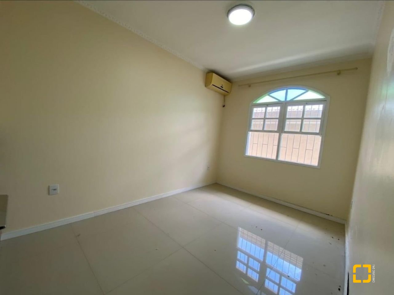 Casa com 189m², 4 quartos (sendo 1 suíte), 4 garagens, no bairro Nossa Senhora do Rosário em São José