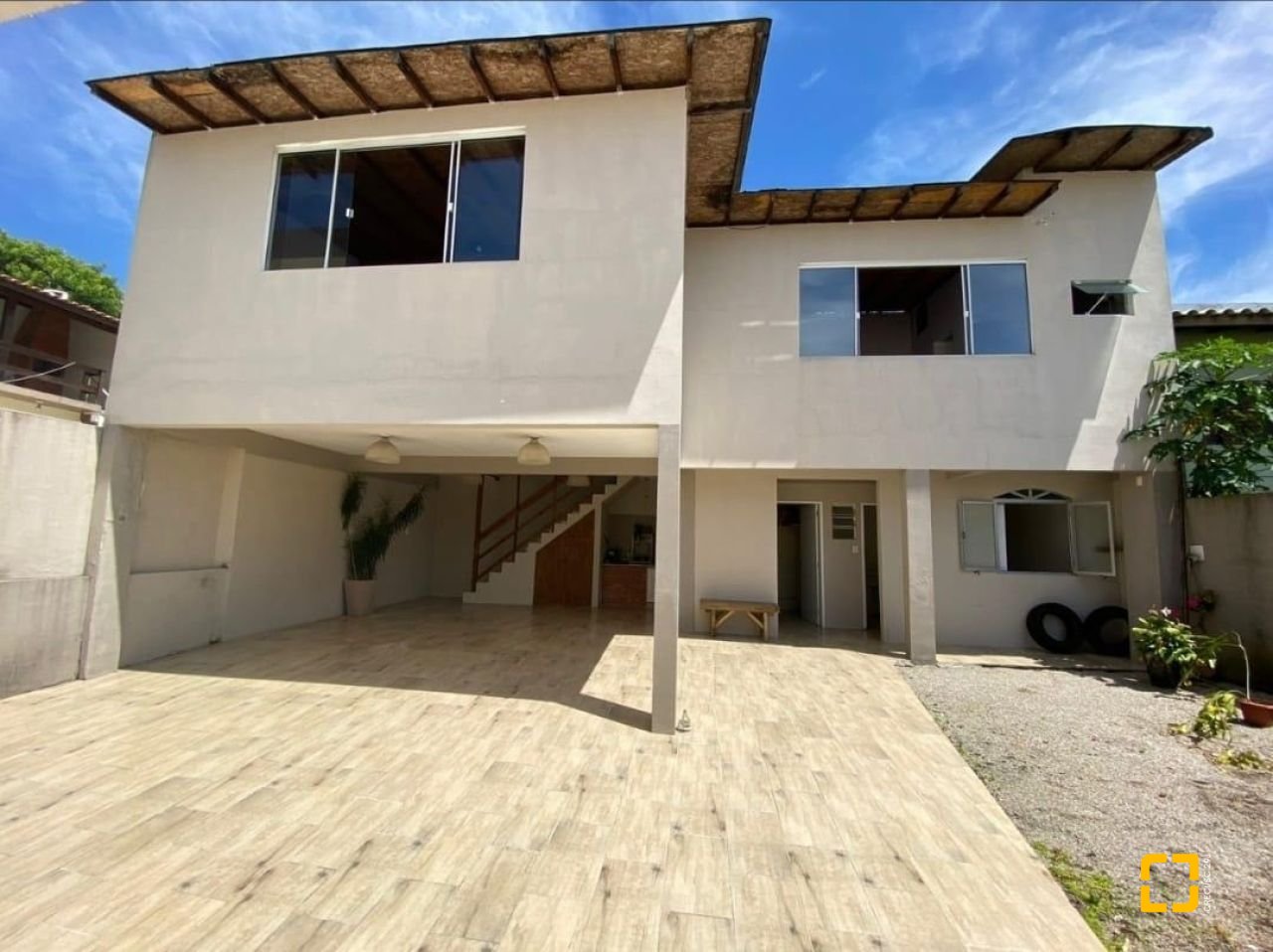 Casa com 189m², 4 quartos (sendo 1 suíte), 4 garagens, no bairro Nossa Senhora do Rosário em São José