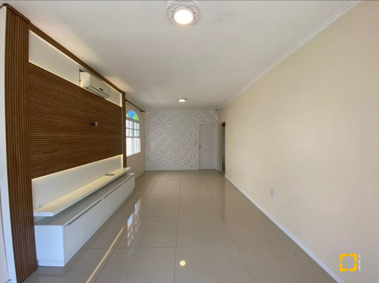 Casa com 189m², 3 quartos (sendo 1 suíte), 4 garagens, no bairro Nossa Senhora do Rosário em São José