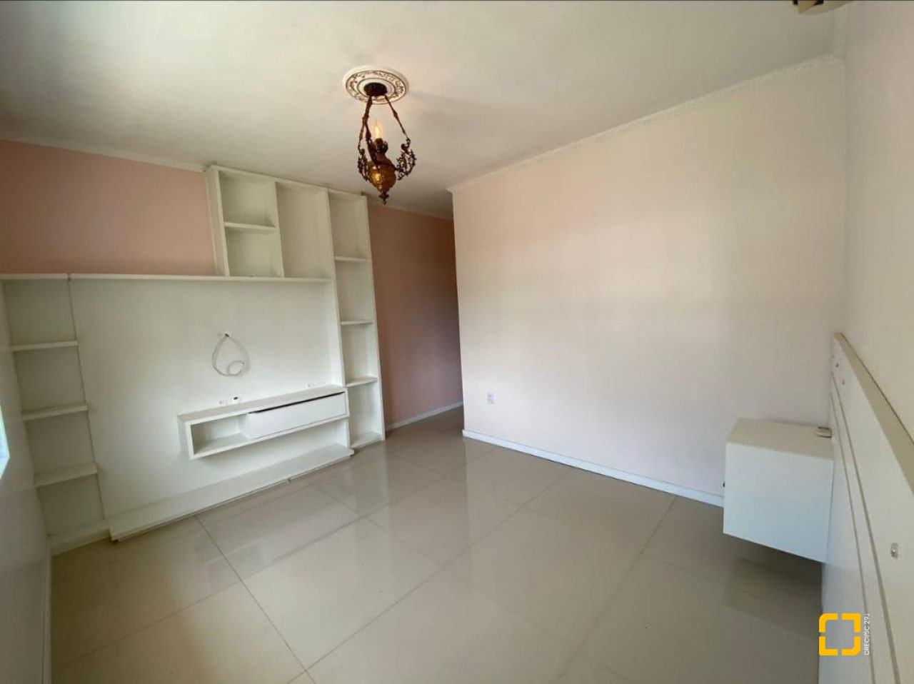 Casa com 189m², 3 quartos (sendo 1 suíte), 4 garagens, no bairro Nossa Senhora do Rosário em São José