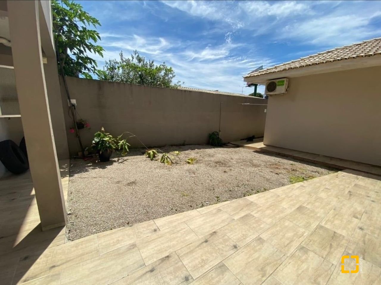 Casa com 189m², 3 quartos (sendo 1 suíte), 4 garagens, no bairro Nossa Senhora do Rosário em São José