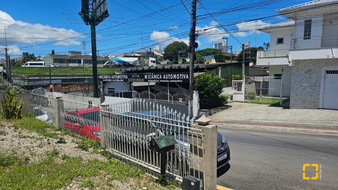 Casa com 189m², 3 quartos (sendo 1 suíte), 4 garagens, no bairro Nossa Senhora do Rosário em São José