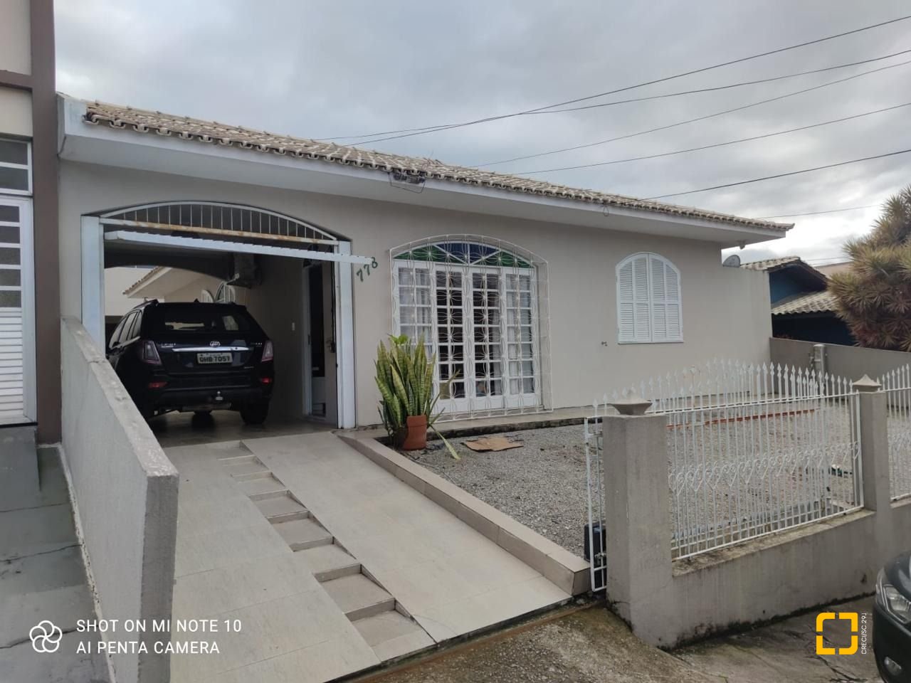 Casa com 189m², 4 quartos (sendo 1 suíte), 4 garagens, no bairro Nossa Senhora do Rosário em São José