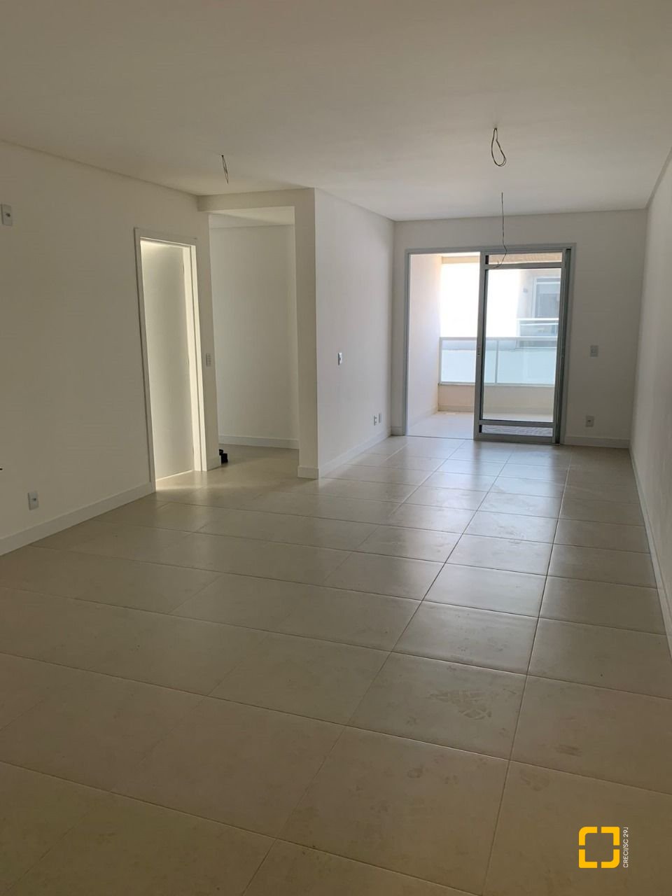 Apartamento com 83m², 3 quartos (sendo 1 suíte), 2 garagens, no bairro Ingleses em Florianópolis