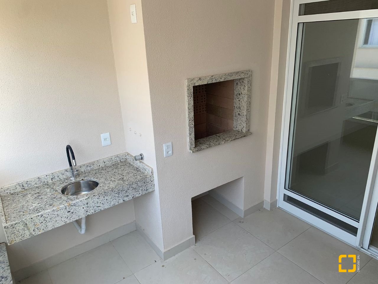 Apartamento com 83m², 3 quartos (sendo 1 suíte), 2 garagens, no bairro Ingleses em Florianópolis