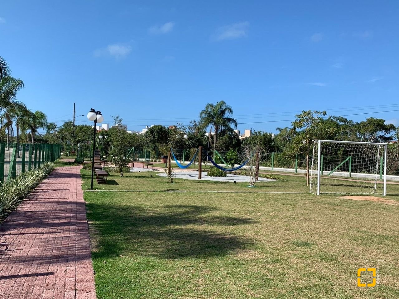 Apartamento com 83m², 3 quartos (sendo 1 suíte), 2 garagens, no bairro Ingleses em Florianópolis