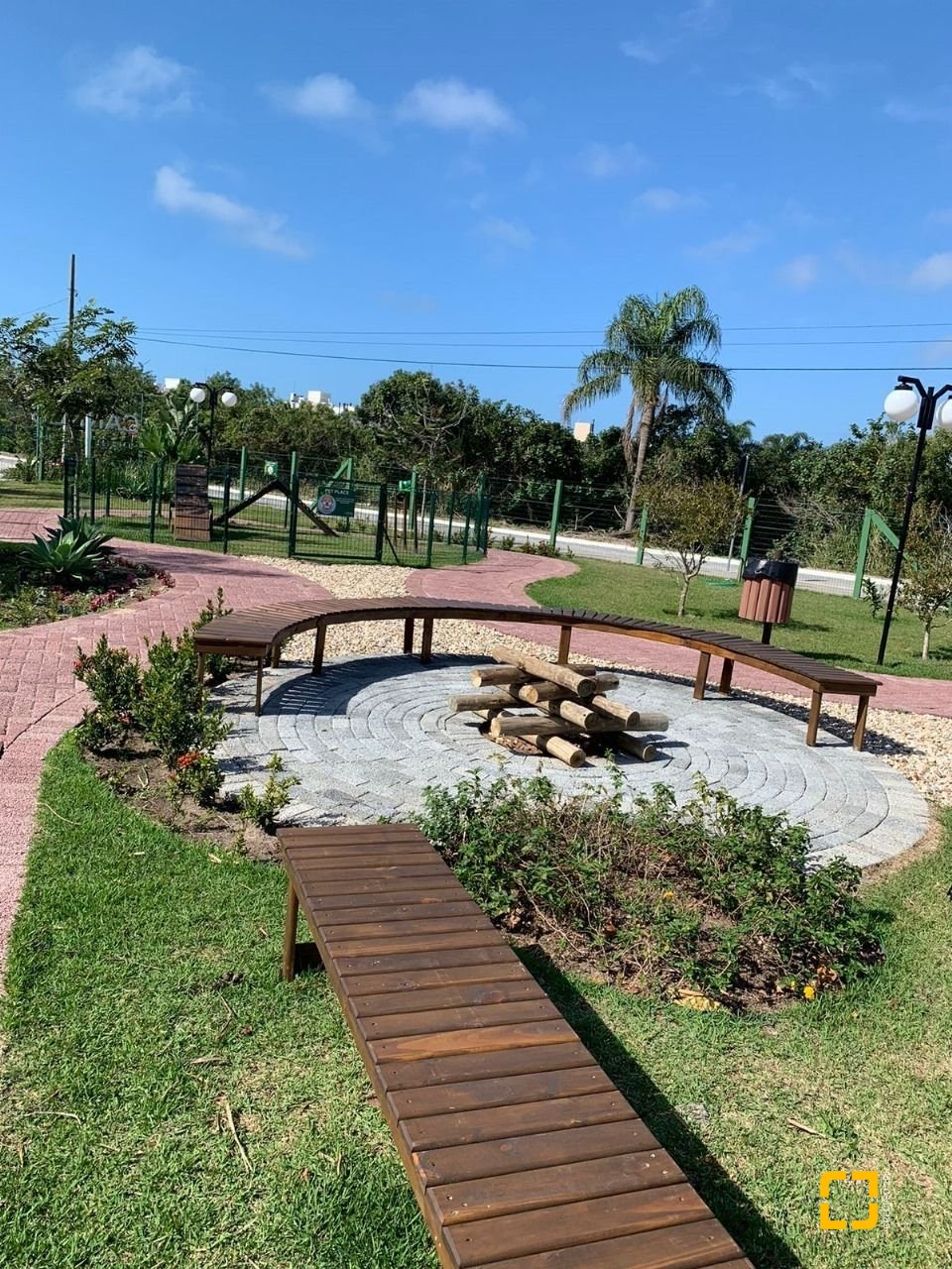 Apartamento com 83m², 3 quartos (sendo 1 suíte), 2 garagens, no bairro Ingleses em Florianópolis