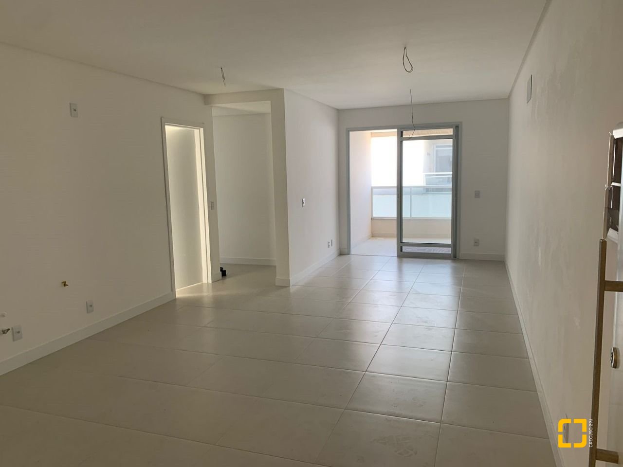 Apartamento com 83m², 3 quartos (sendo 1 suíte), 2 garagens, no bairro Ingleses em Florianópolis