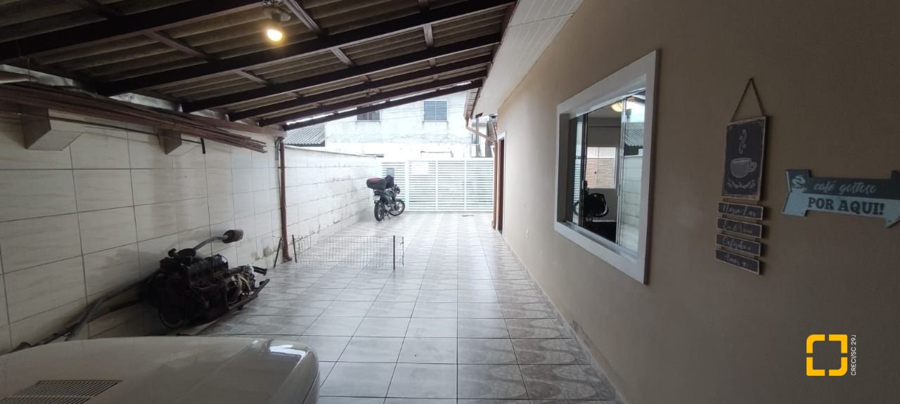 Casa, no bairro São João do Rio Vermelho em Florianópolis