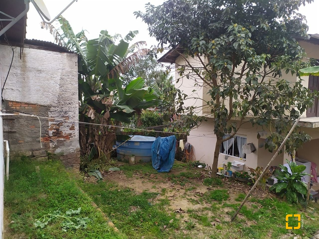 Casa com 130m², 5 quartos (sendo 1 suíte), 2 garagens, no bairro Sambaqui em Florianópolis