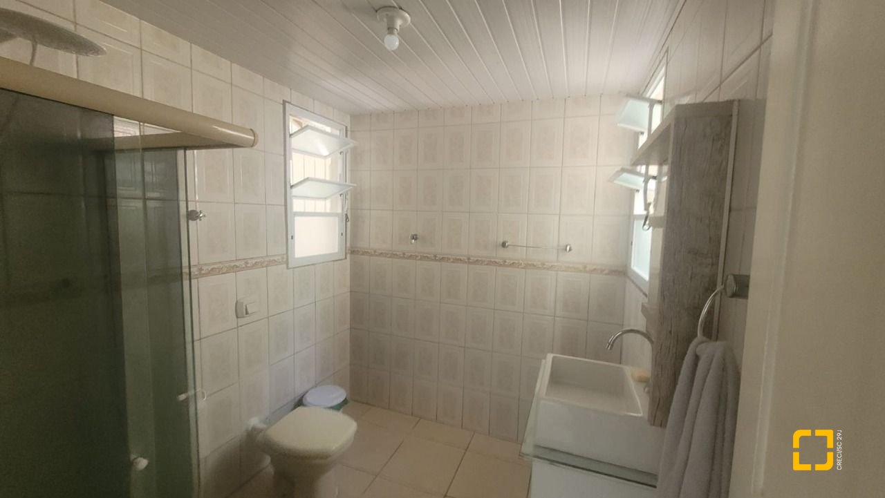 Casa com 82m², 2 quartos, 1 garagem, no bairro Agronômica em Florianópolis