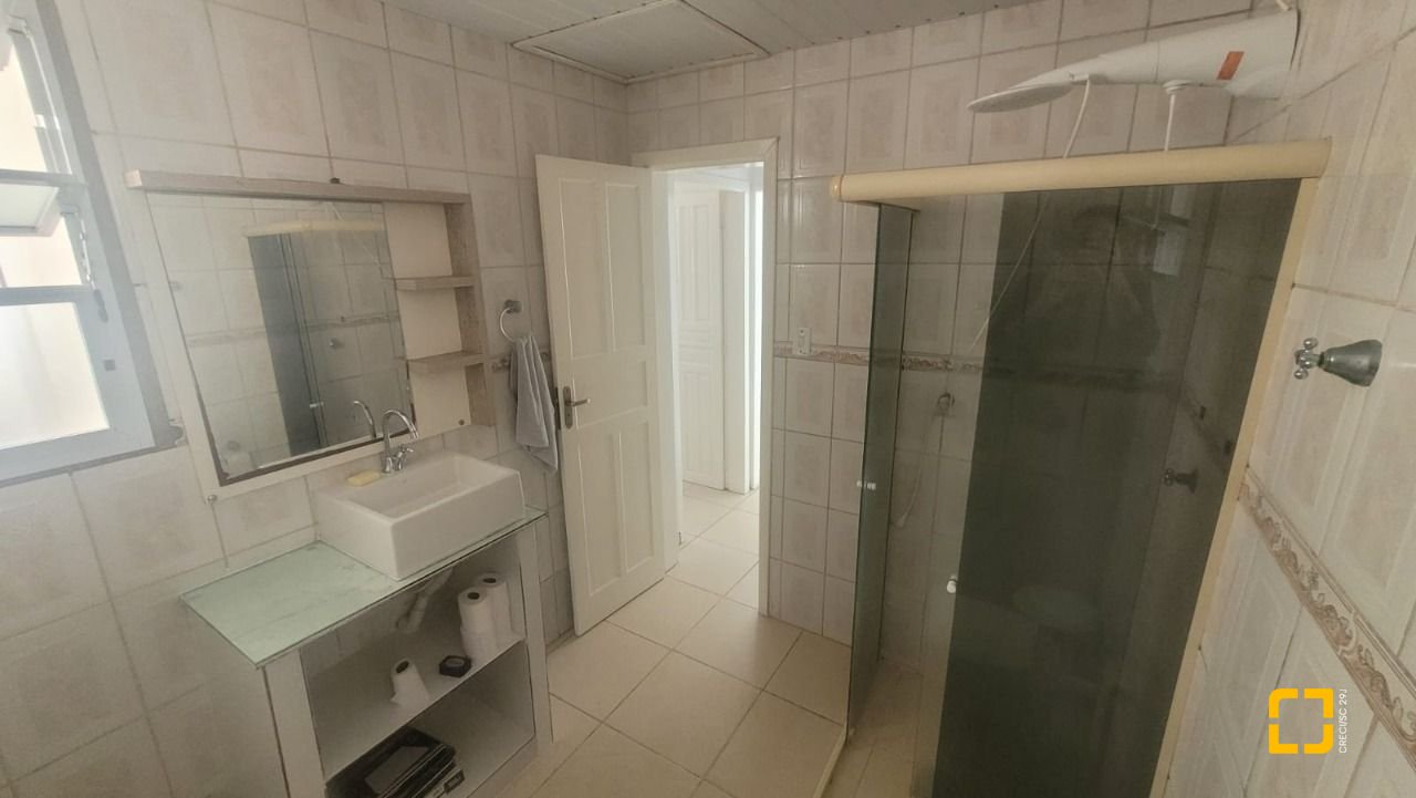 Casa com 82m², 2 quartos, 1 garagem, no bairro Agronômica em Florianópolis