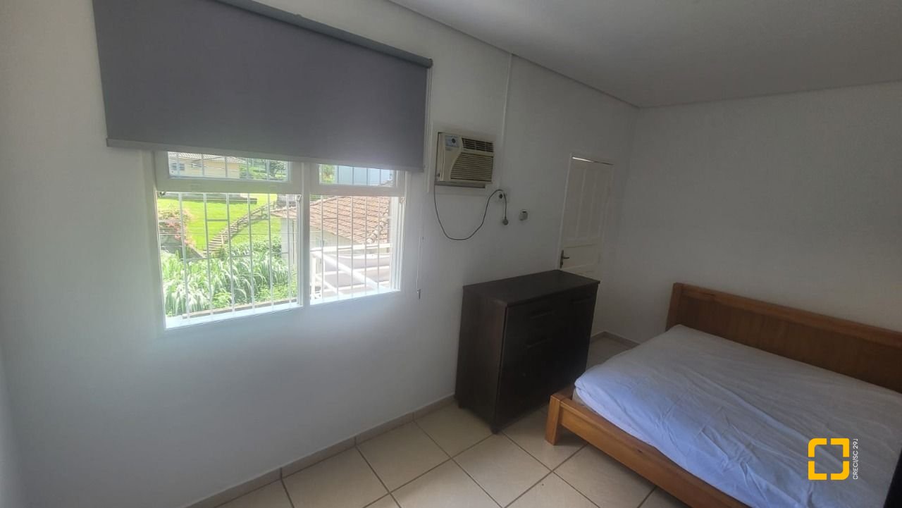 Casa com 82m², 2 quartos, 1 garagem, no bairro Agronômica em Florianópolis