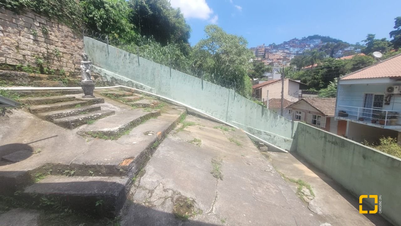 Casa com 82m², 2 quartos, 1 garagem, no bairro Agronômica em Florianópolis