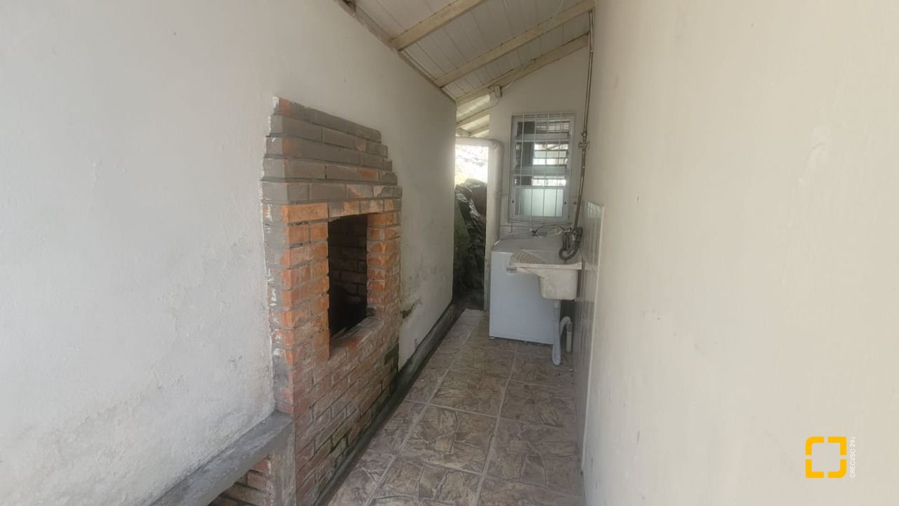 Casa com 82m², 2 quartos, 1 garagem, no bairro Agronômica em Florianópolis