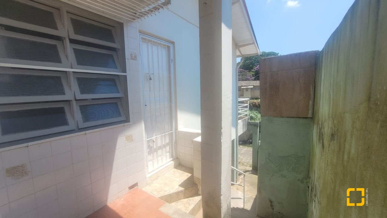 Casa com 82m², 2 quartos, 1 garagem, no bairro Agronômica em Florianópolis