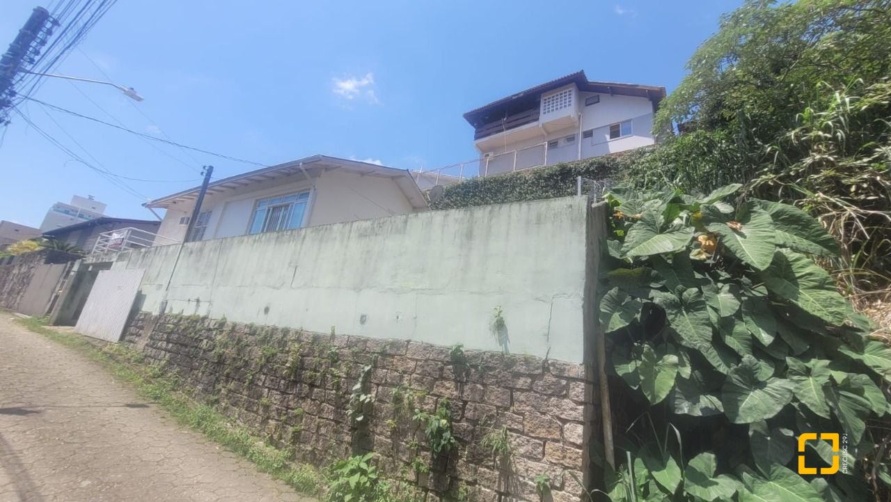 Casa com 82m², 2 quartos, 1 garagem, no bairro Agronômica em Florianópolis