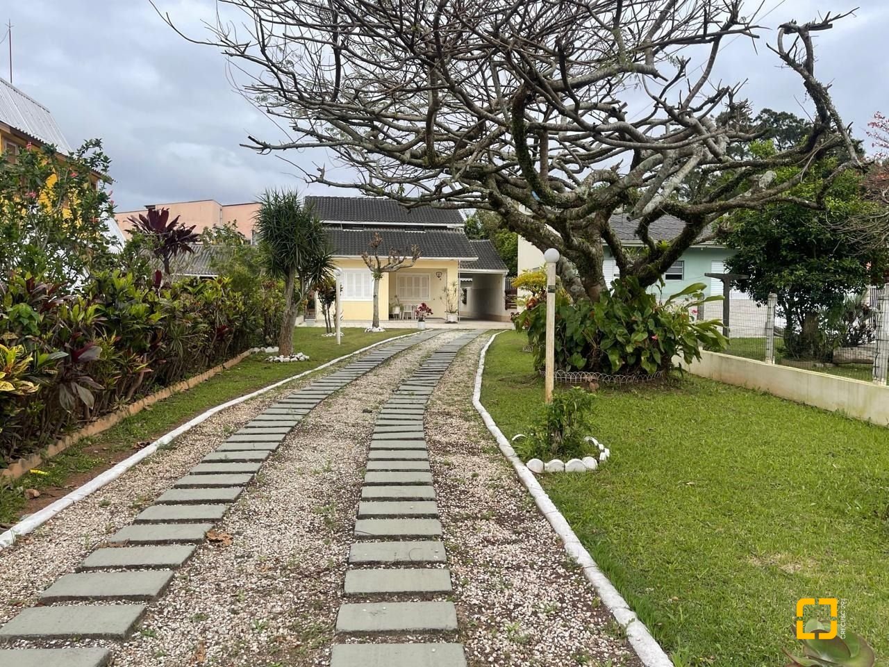Casa com 140m², 4 quartos, 6 garagens, no bairro Ingleses em Florianópolis