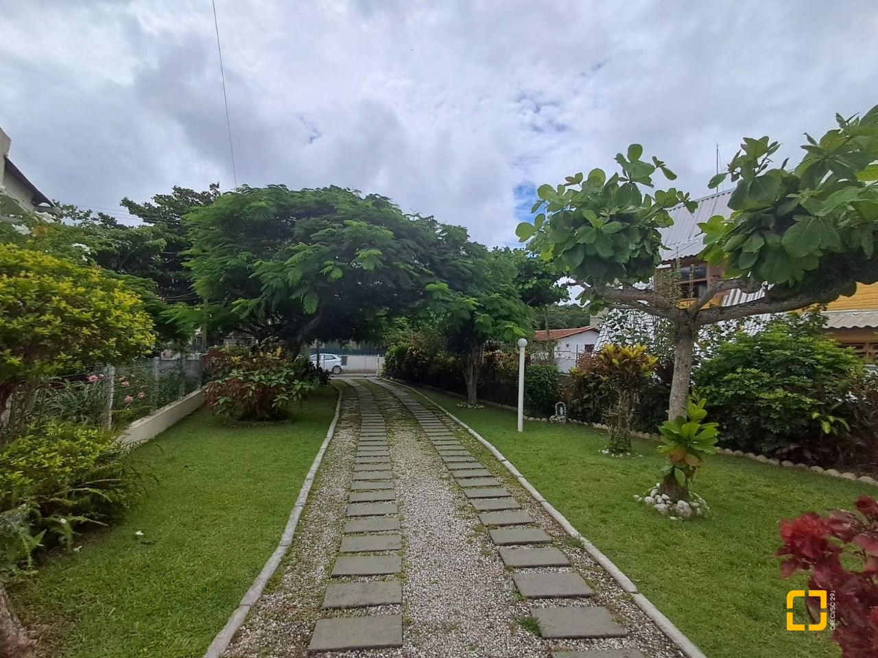 Casa com 140m², 4 quartos, 6 garagens, no bairro Ingleses em Florianópolis