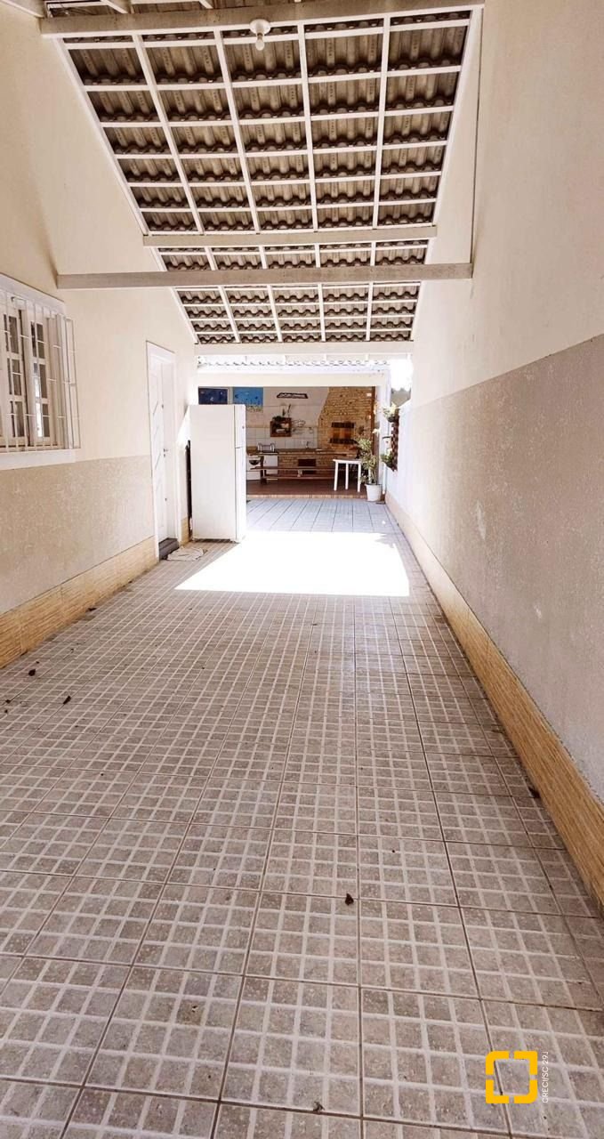 Casa com 140m², 4 quartos, 6 garagens, no bairro Ingleses em Florianópolis