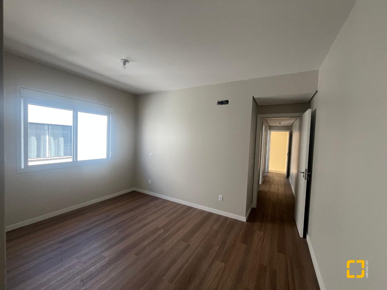 Casa com 150m², 4 quartos (sendo 1 suíte), 2 garagens, no bairro Carianos em Florianópolis