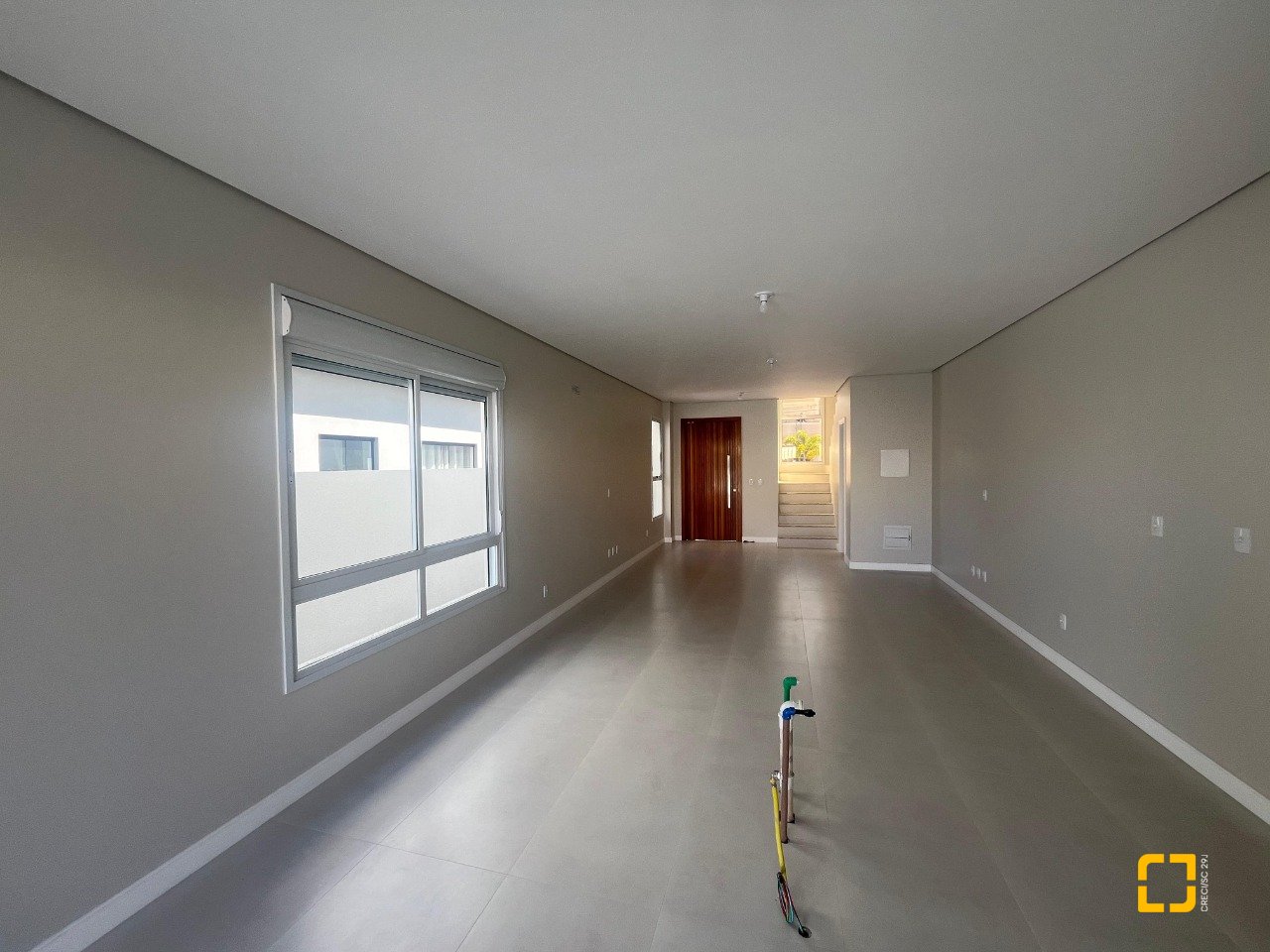 Casa com 150m², 4 quartos (sendo 1 suíte), 2 garagens, no bairro Carianos em Florianópolis