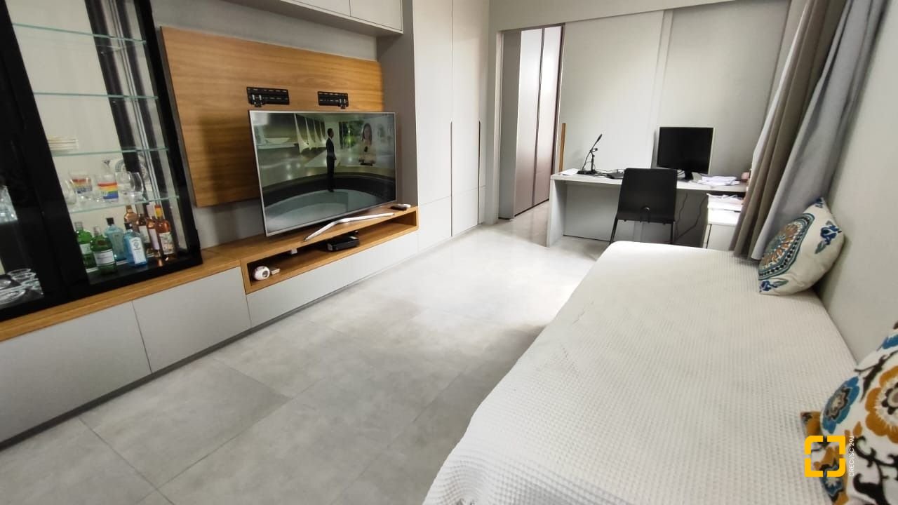 Studio com 47m², 1 quarto, 1 garagem, no bairro Centro em Florianópolis
