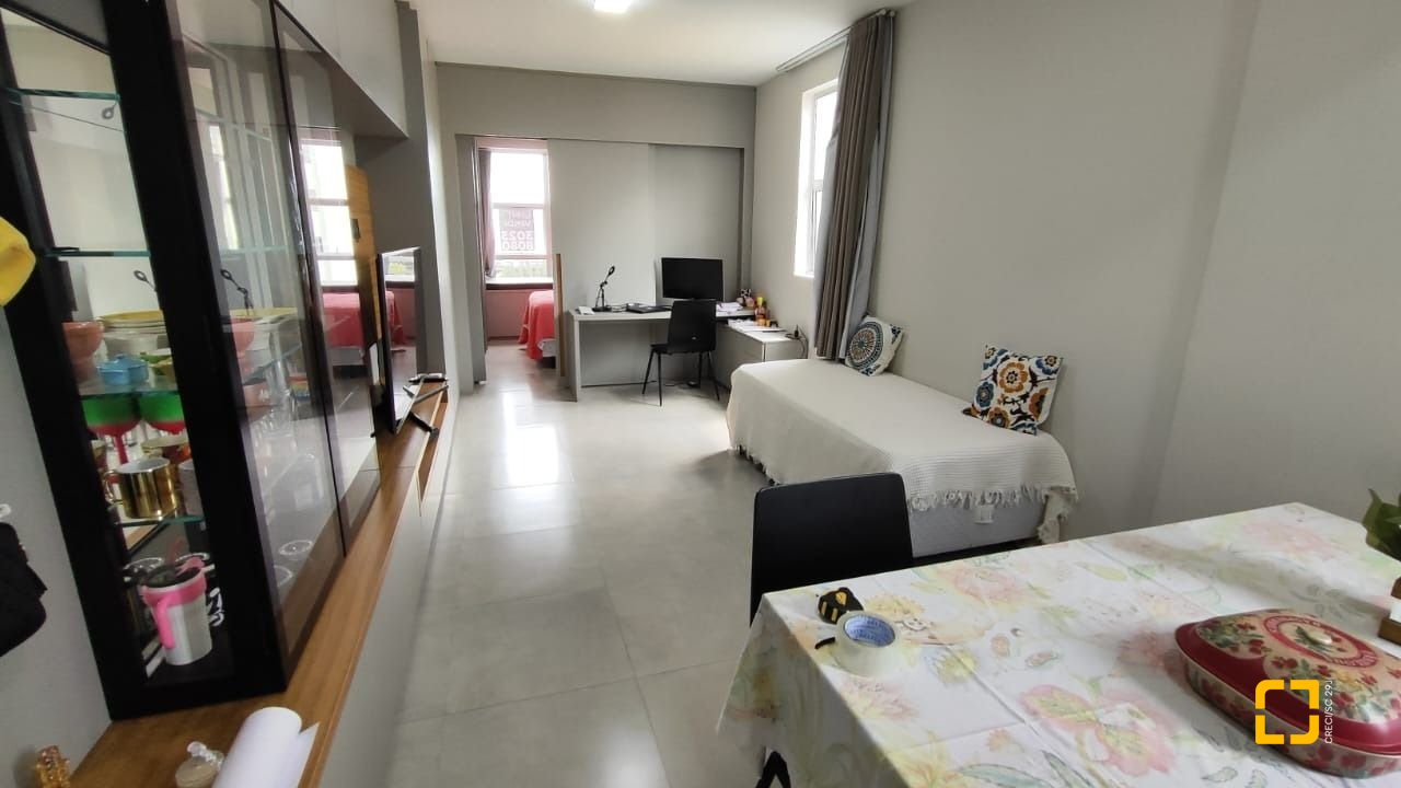 Studio com 47m², 1 quarto, 1 garagem, no bairro Centro em Florianópolis