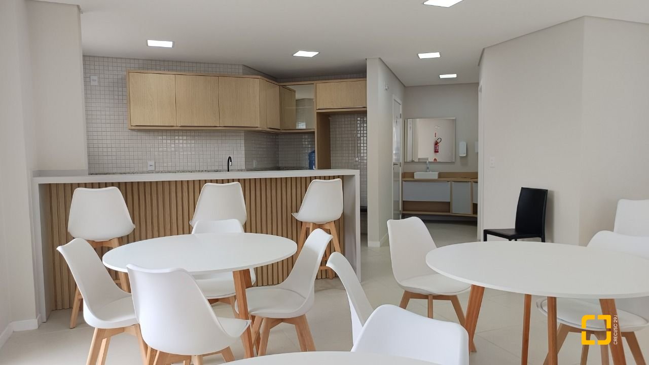 Apartamento com 116m², 3 quartos (sendo 1 suíte), 2 garagens, no bairro Ingleses em Florianópolis