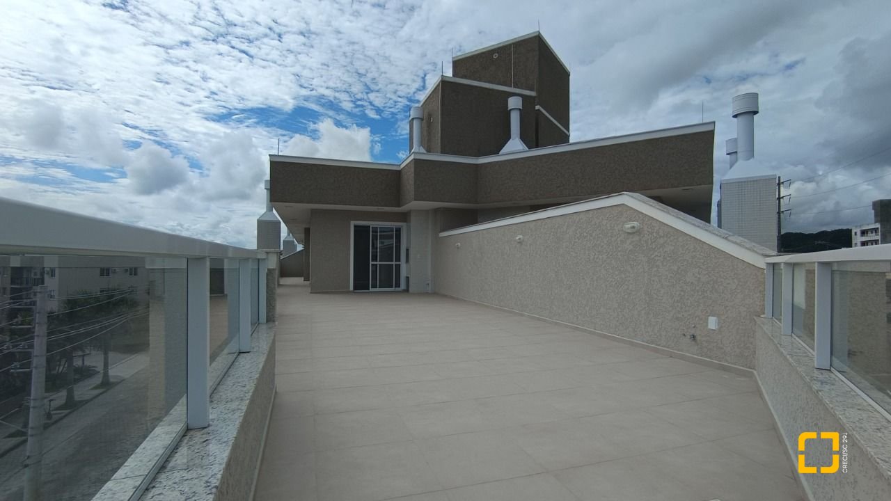 Cobertura com 164m², 4 quartos (sendo 1 suíte), 2 garagens, no bairro Ingleses em Florianópolis