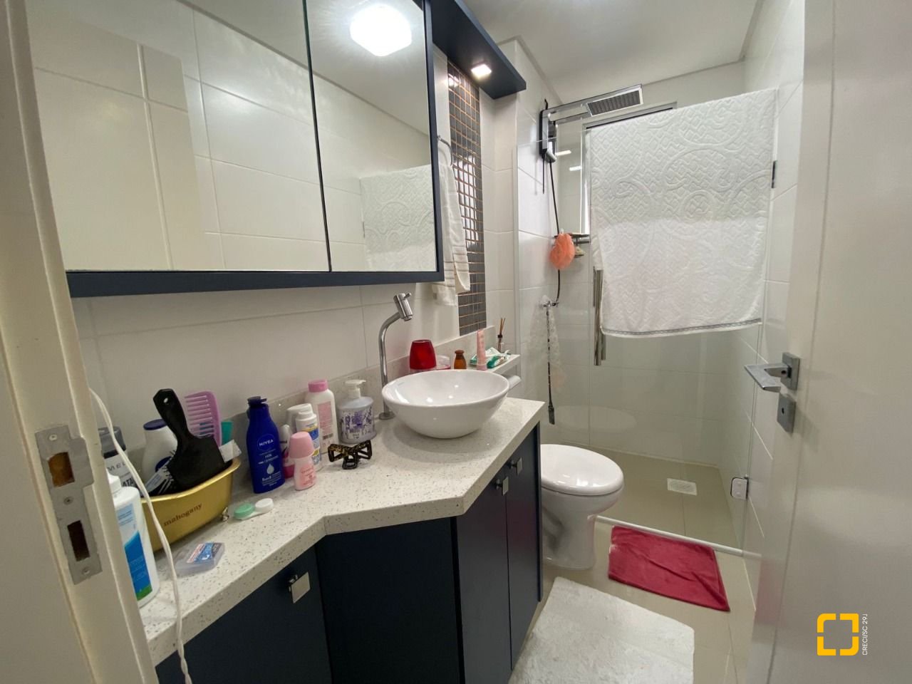 Apartamento com 75m², 2 quartos (sendo 1 suíte), 1 garagem, no bairro Centro em Palhoça